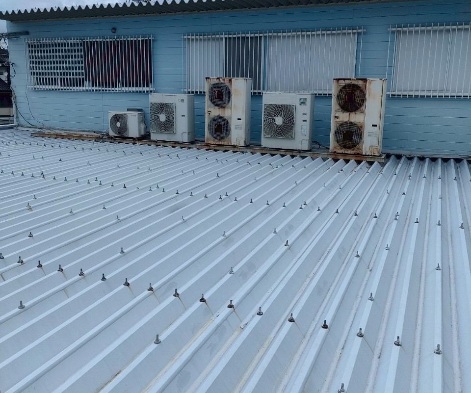 熊本市北区の貸店舗　屋根改修前